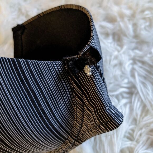 Sexy Pinstripe Bra with Removable Straps 32B - Picture 4 of 7